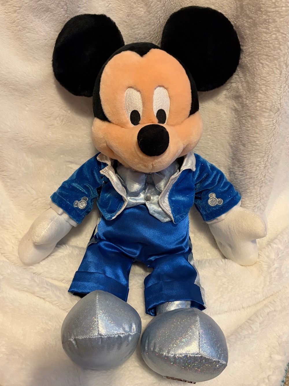 Disney Mickey Mouse Dreams Friends 18” Plush